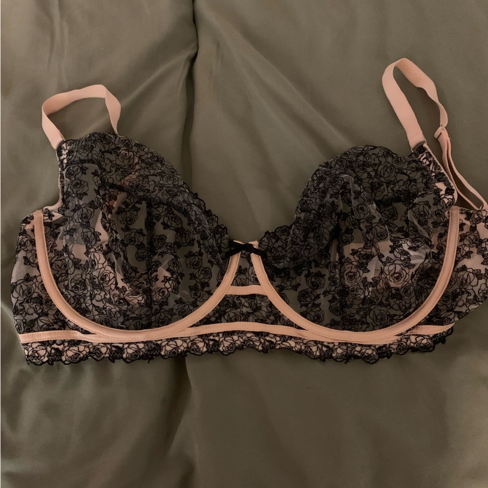 Playful Promises Black Lace Bra w/ Pink Trim size US 34J / UK 34GG